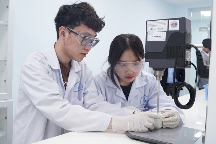 Nghiên cứu khoa học là “đòn bẩy” để Việt Nam vươn tầm