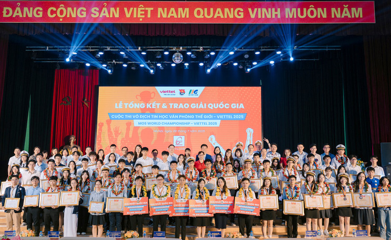 Sáu gương mặt trẻ đại diện Việt Nam dự chung kết thế giới MOSWC 2025 tại Hoa Kỳ