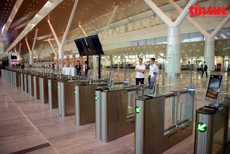 TP Hồ Chí Minh: Triển khai định danh, xác thực điện tử và sinh trắc học khi làm thủ tục bay