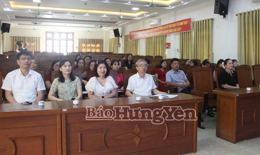 Hơn 12.000 cán bộ quản lý, giáo viên tham gia tập huấn ứng dụng trí tuệ nhân tạo (AI) trong lĩnh vực giáo dục