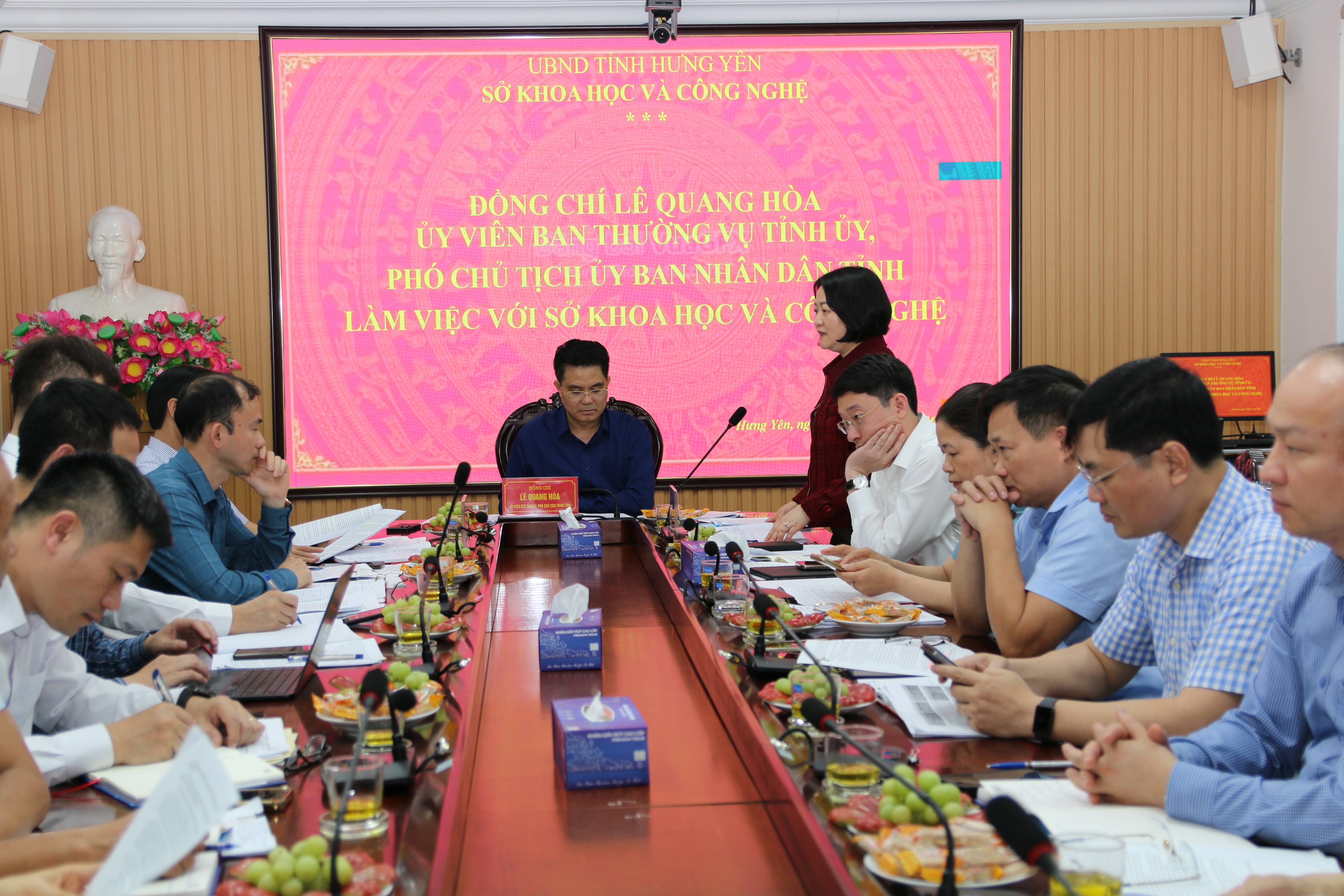 Phó Chủ tịch UBND tỉnh Lê Quang Hòa làm việc với Sở Khoa học và Công nghệ