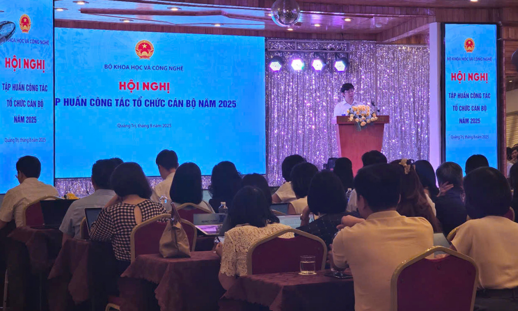 Ứng dụng chuyển đổi số trong quản lý cán bộ