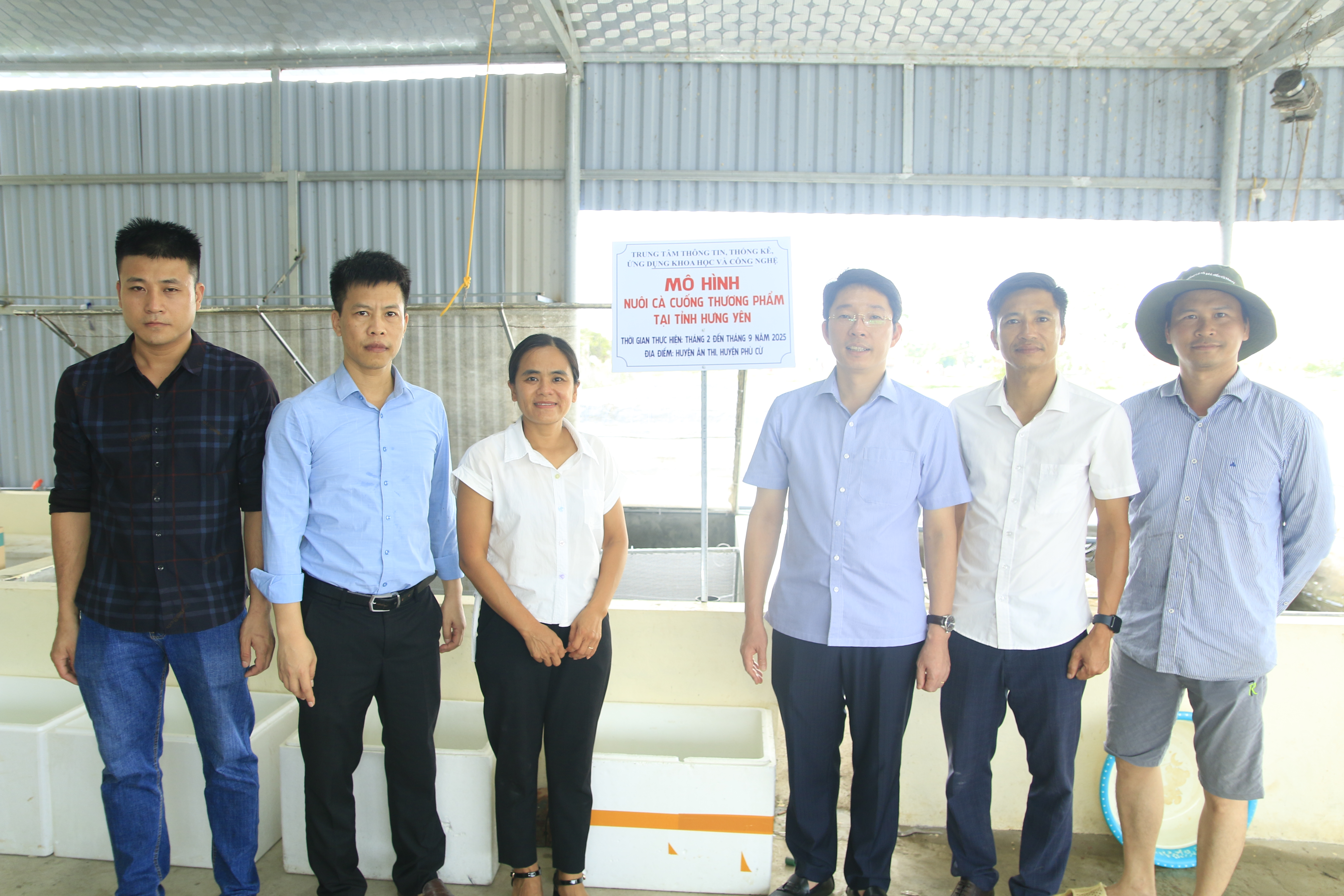 THS. NGUYỄN XUÂN HẢI - PGĐ SỞ KH&CN KIỂM TRA MÔ HÌNH NUÔI CÀ CUỐNG THƯƠNG PHẨM TẠI HƯNG YÊN