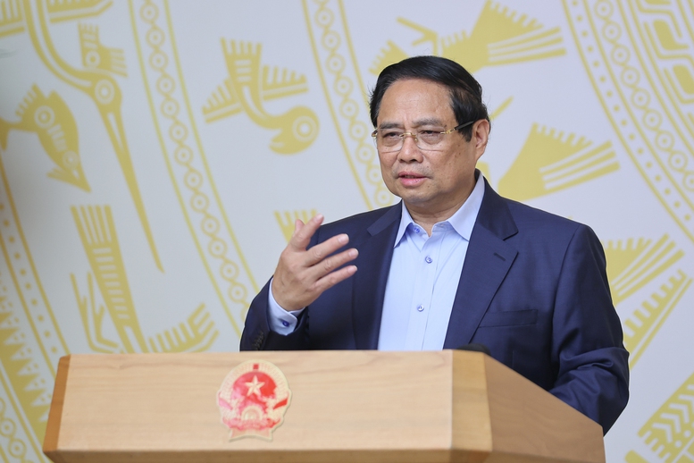 Thủ tướng: Chậm nhất tới 2027 phải thiết kế, chế tạo, kiểm thử một số chíp bán dẫn cần thiết