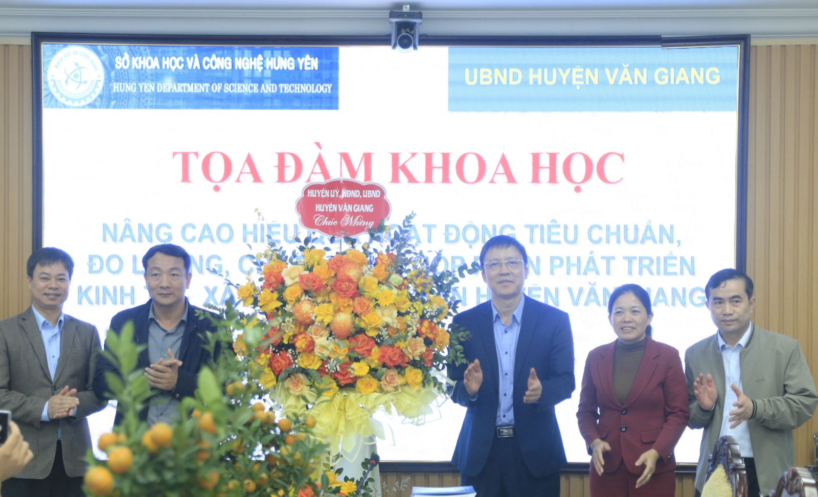 Tọa đàm khoa học “Nâng cao hiệu quả hoạt động tiêu chuẩn đo lường, chất lượng góp phần phát triển kinh tế - xã hội trên địa bàn huyện Văn Giang”