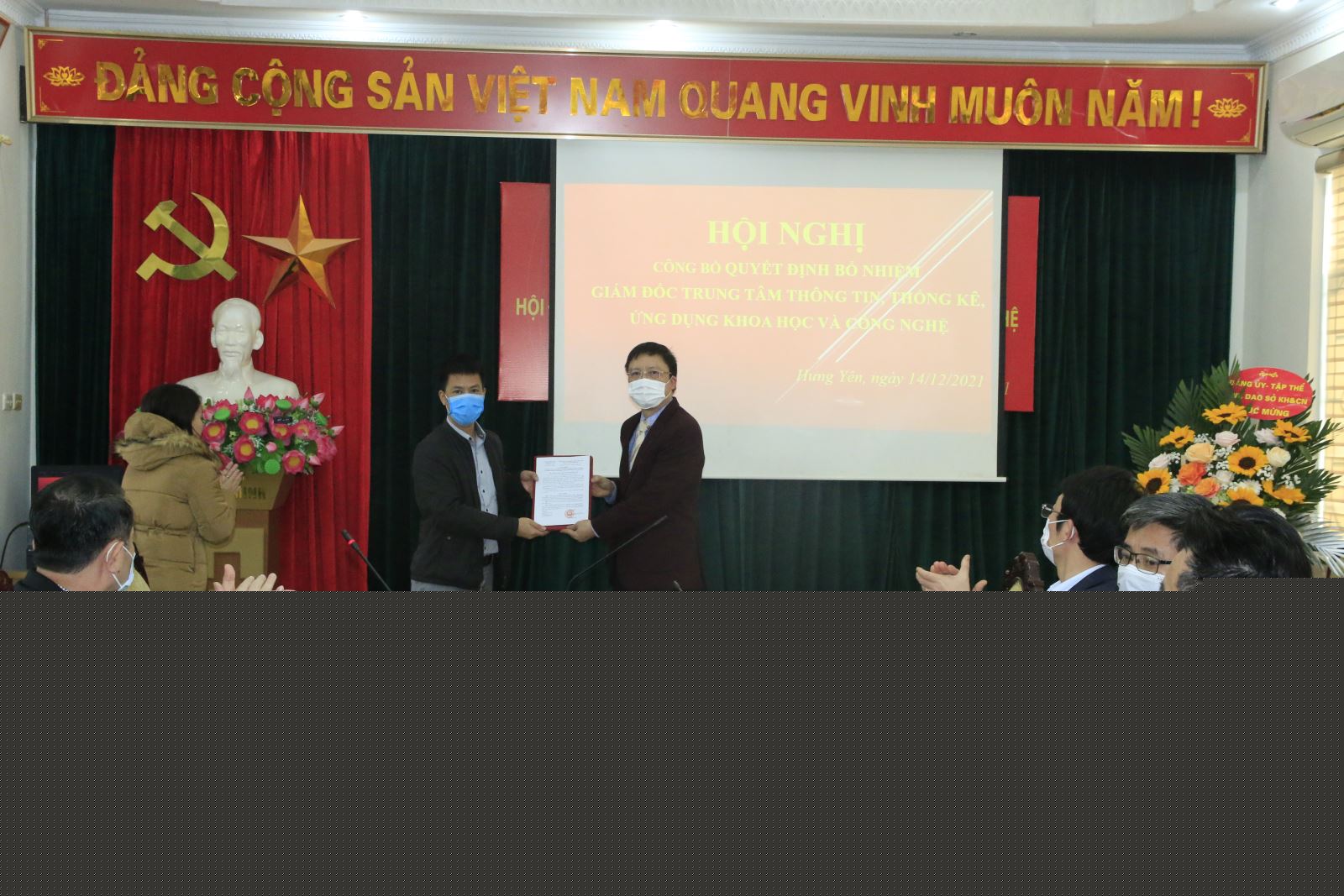 Công Bố Quyết Định bổ nhiệm Giám đốc Trung tâm Thông tin, thống kê, ứng dụng Khoa học và Công nghệ